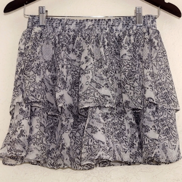 Ramy Brook Silk Elegant Black and White Patterned Mini Skirt - Picture 1 of 8